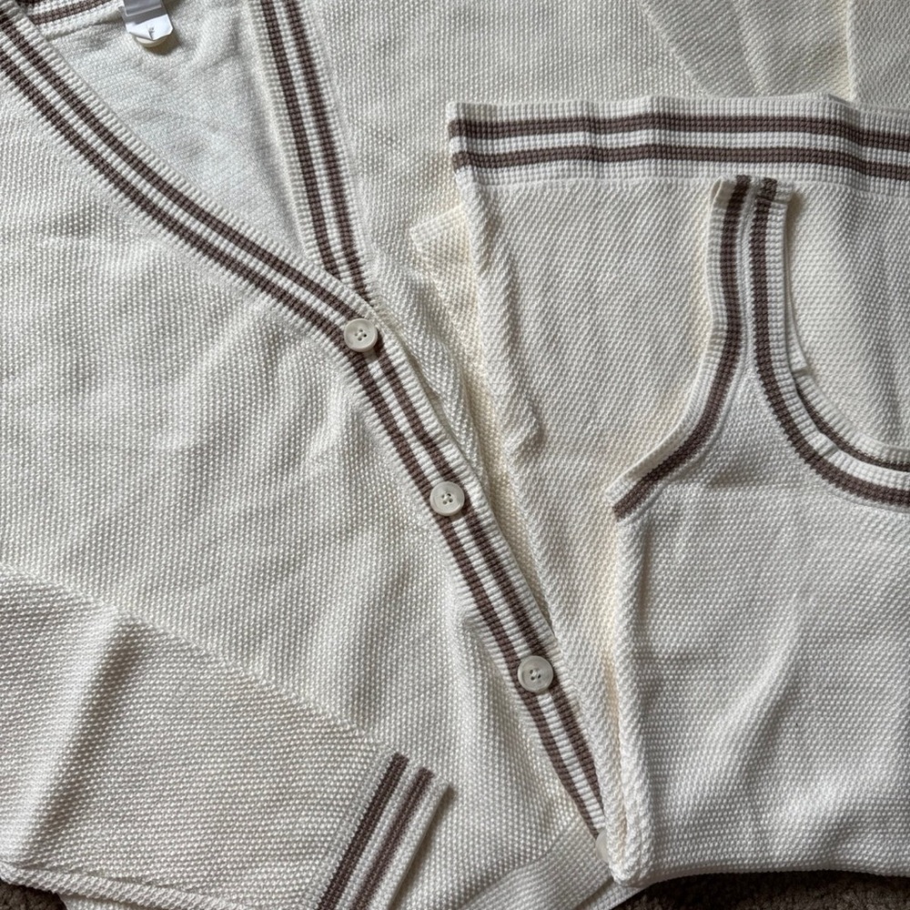 ALO Yoga Cream and Brown Knit Set - Picture 5 of 5